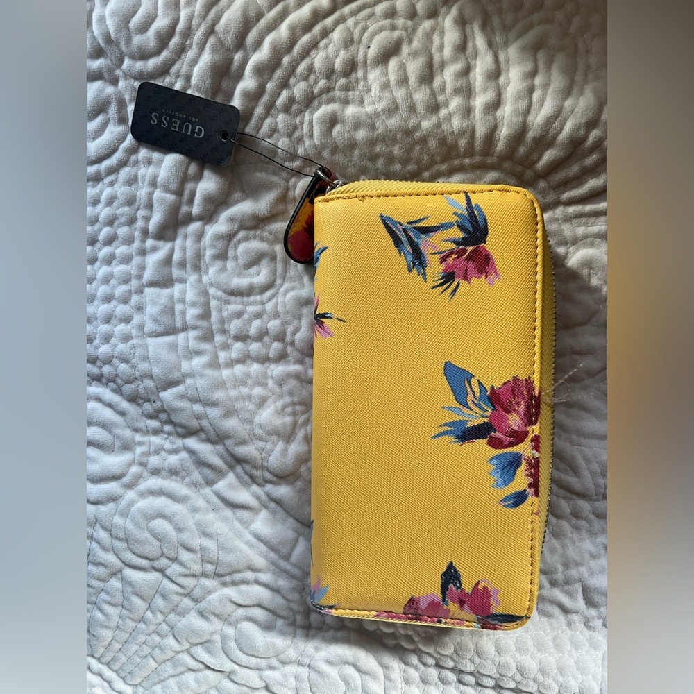 Guess Wallet